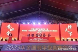 膝盖十字韧带撕裂7个月后，罗森文重返训练场